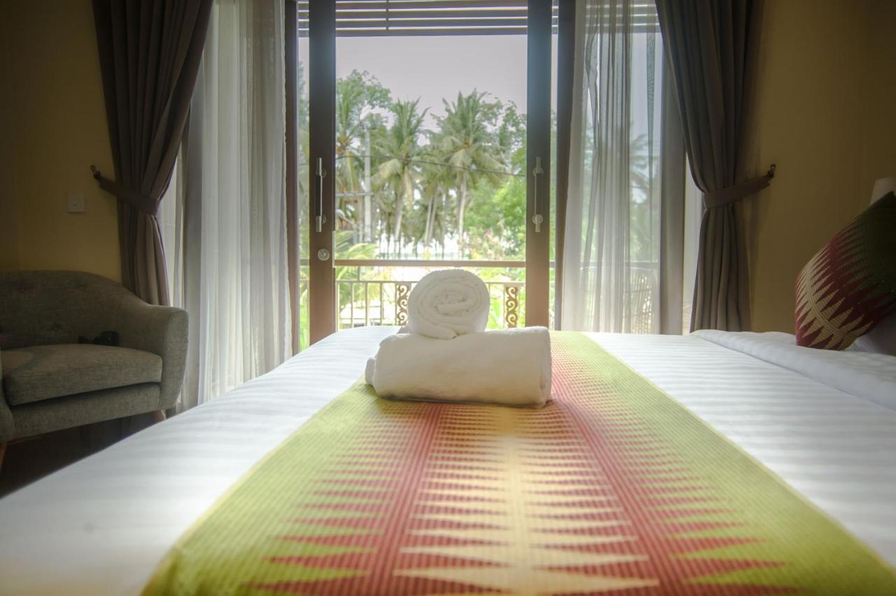 Akatara Hotel Toyapakeh Ngoại thất bức ảnh