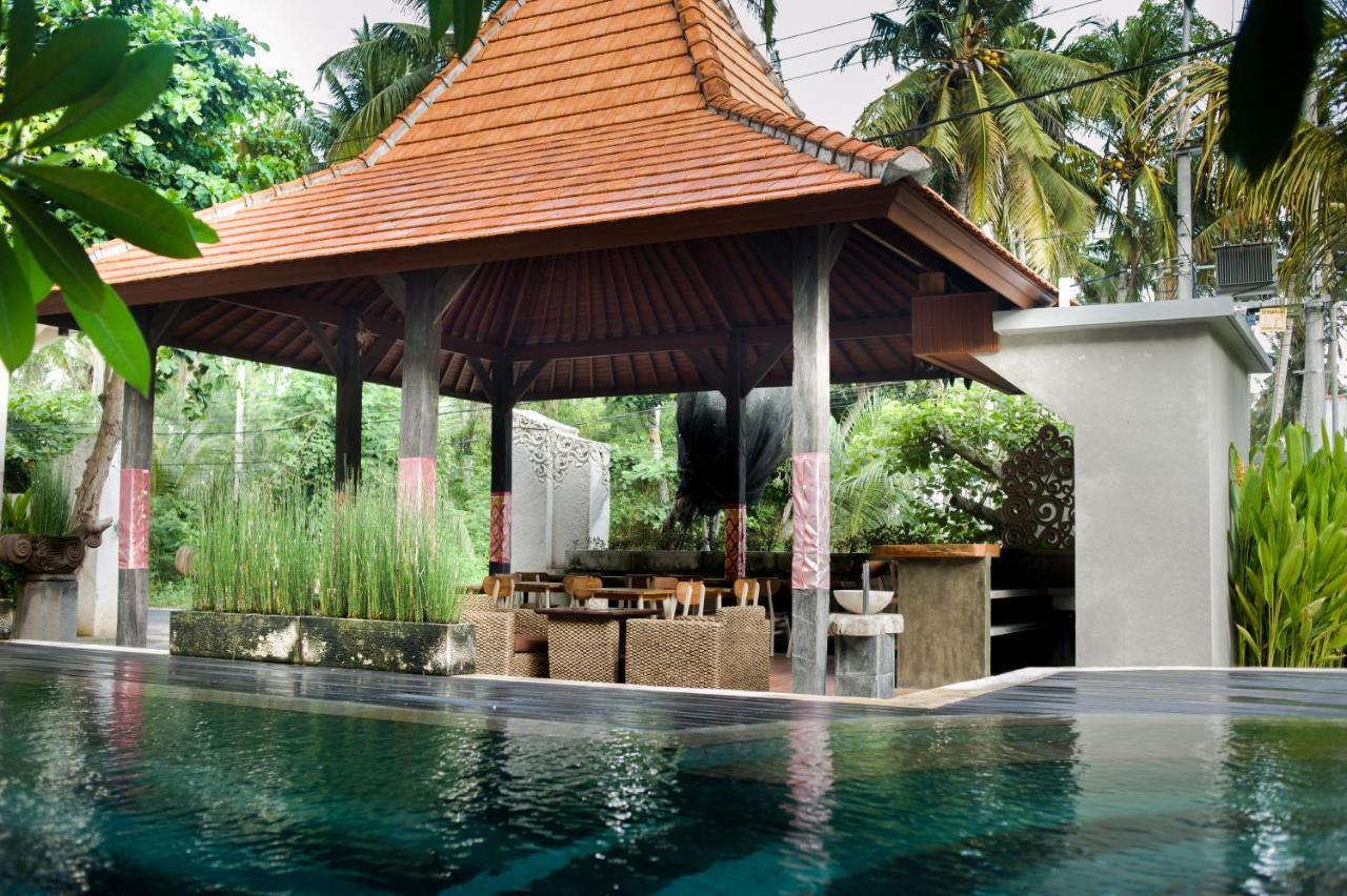 Akatara Hotel Toyapakeh Ngoại thất bức ảnh